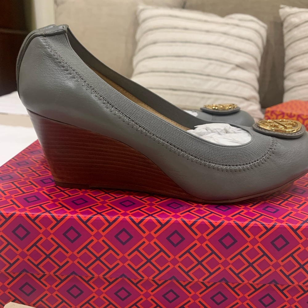 Tory Burch grey leather wedge heel shoes with gold